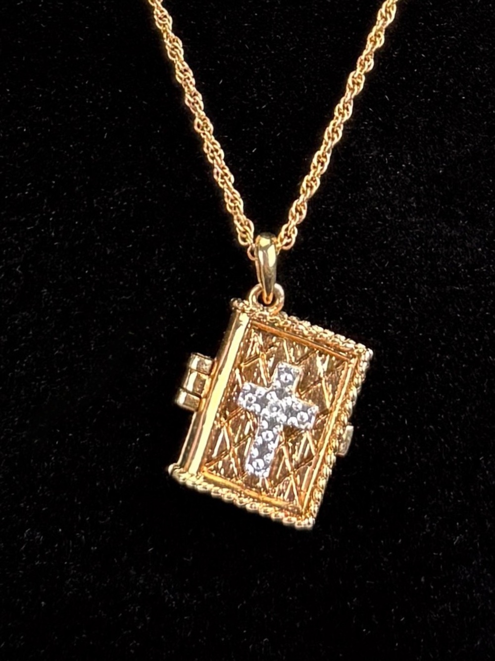 Vintage Gold Tone Bible Book Locket Necklace Cross Mark 10:27 Pendant
